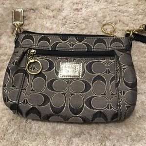 Coach Poppy Wristlet NWOT